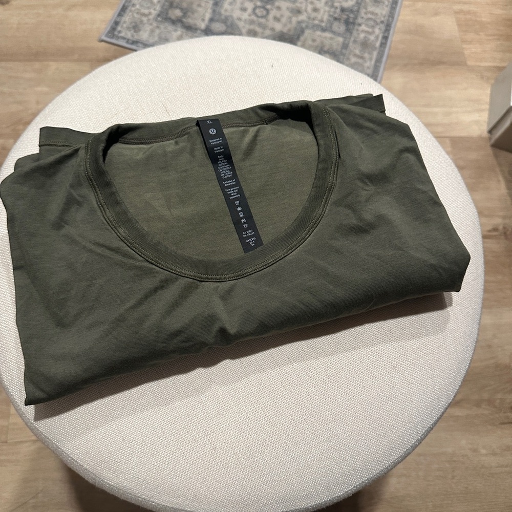 Lululemon Men’s Long Sleeve Tee